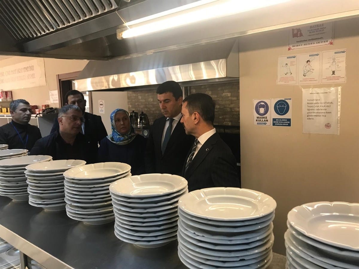 Kocaeli Valisi İlhami Aktaş, KYK Kız Yurdunu İnceledi