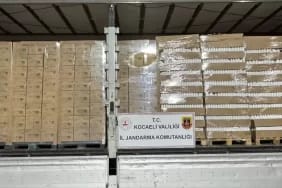 kocaeli-de-104-bin-665-kutu-sahte-sampuan-ele-17966784_amp.jpg