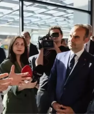 turkiye-yuzyili-icin-dijital-donusumde-buyuk-adim-17893285_7448_amp[1]