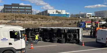 anadolu-otoyolunda-kamyon-962