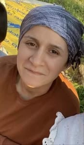 Cezaevinden izne çıkan kişi, eşini uykusunda boğarak öldürdü.