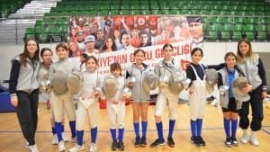 Kocaeli'de Eskrim Kılıç Açık Turnuvası Düzenleniyor