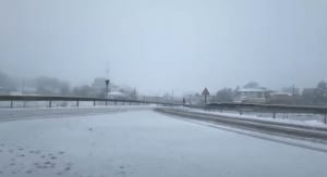 Kandıra Yolu'nda Şiddetli Tipi Trafiği Olumsuz Etkiliyor!