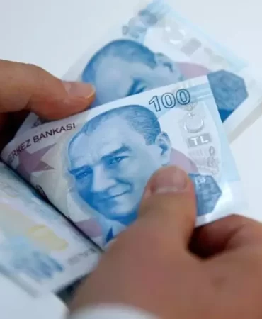 30-bin-liralar-konusulurken-asgari-ucret-ile-18111205_2025_amp.jpg