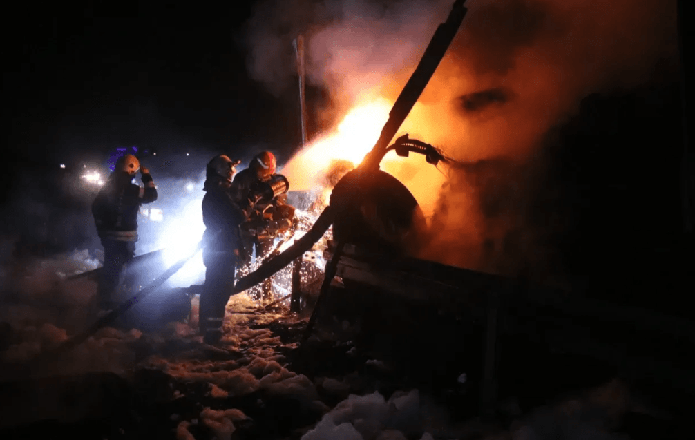 Kuzey Marmara Otoyolu'nda Lastik Yüklü Römork Alev Topuna Döndü