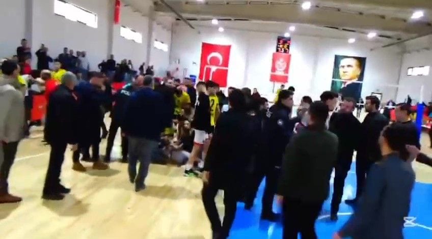 Bursa’da Şiddet: Kocaelili Sporculara Çirkin Saldırı!