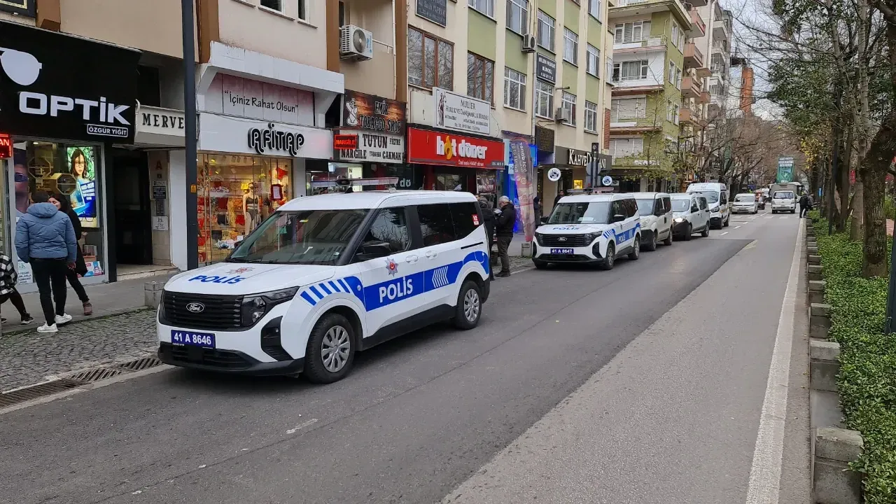 Kocaeli'de bir kadın silahla vurulmuş halde ölü bulundu