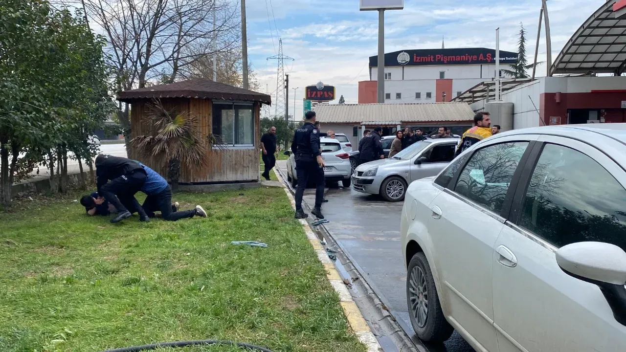 Kocaeli'de bir Akaryakıt İstasyonunda Çıkan Kavgada 8 Kişi Yaralandı