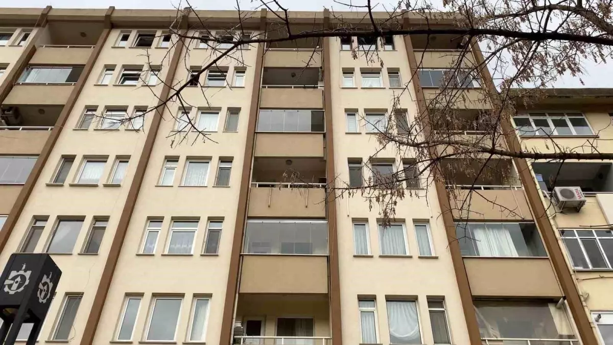 Kocaeli'de bir kadın silahla vurulmuş halde ölü bulundu