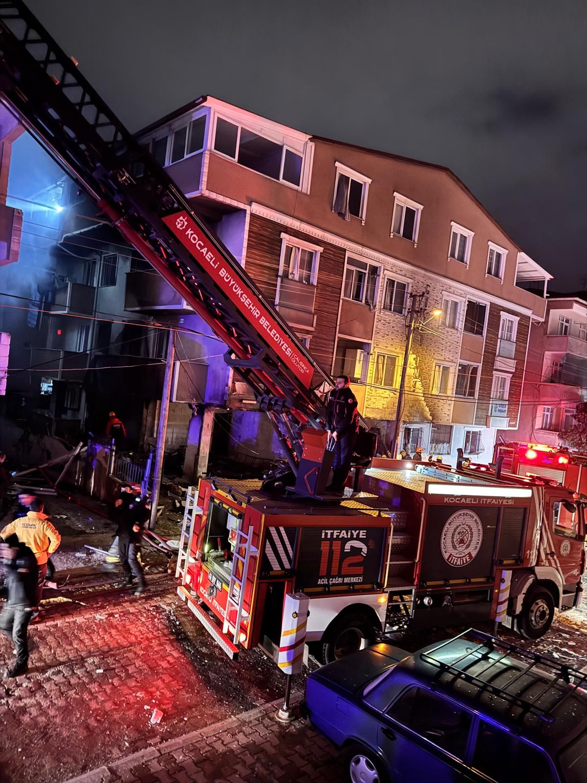 Darıca'da bir binada patlama meydana geldi