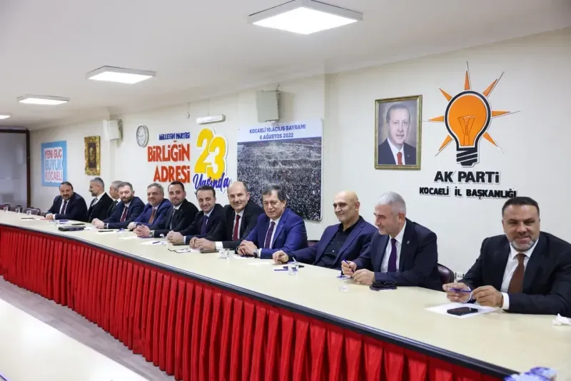12 ilçe başkanı, Şahin Talus'u ziyaret etti