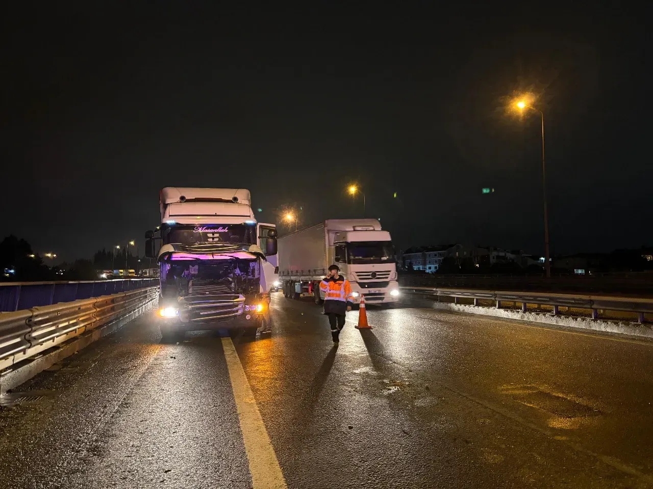 İzmit Otoyolunda 3 Ayrı Trafik Kazası: 4 Yaralı