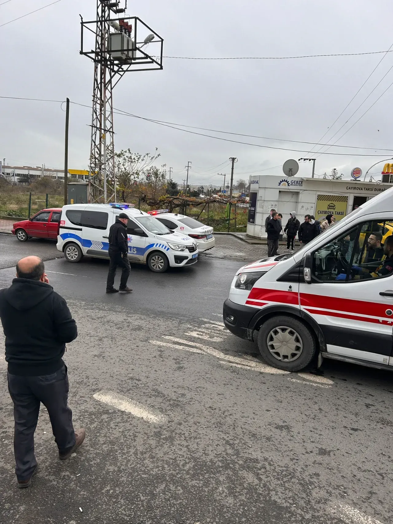 Gebze'de Yaya Geçidinde Kamyon Çarpan Kadın Hayatını Kaybetti