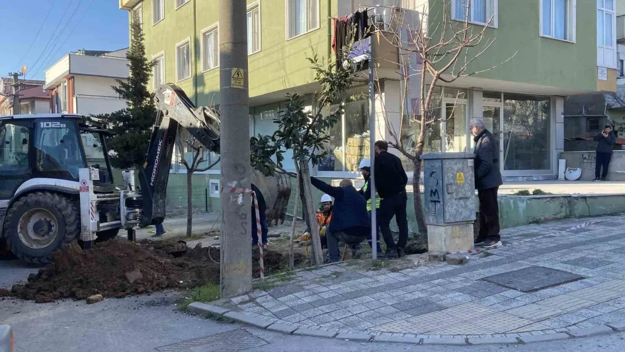 Kocaeli'de Altyapı Çalışması Sırasında Doğal Gaz Borusu Hasar Aldı
