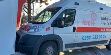 İÇİNDE BEBEK OLAN AMBULANS KAZA YAPTI