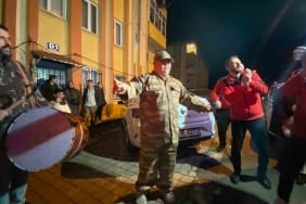 ÖZEL BİREY ALİ'NİN ASKER OLMA HAYALİ GERÇEK OLDU, KINASI BİLE YAKILDI