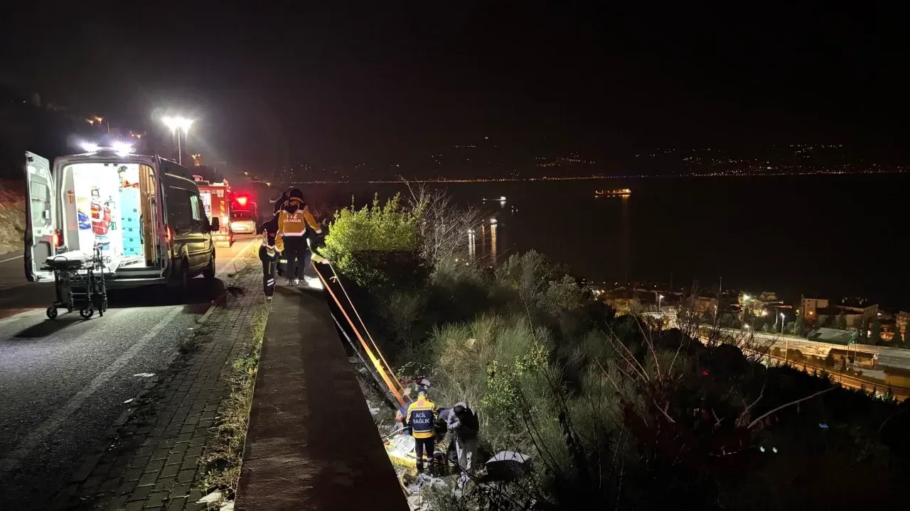 Kocaeli'de Özçekim Yaparken 5 Metreden Düşen Kişi Yaralandı