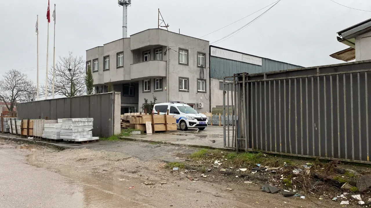 Kartepe'de 7 Metre Yükseklikten Düşen İşçi Hayatını Kaybetti