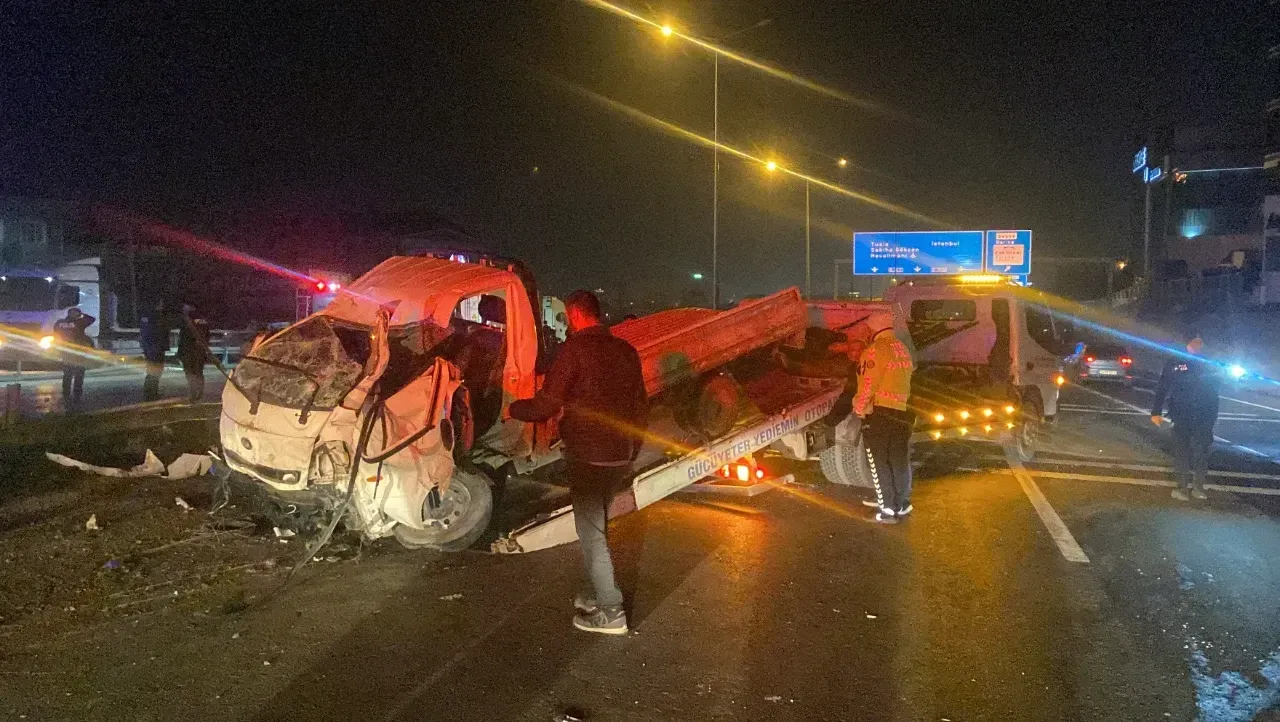 Kocaeli'de Tır kazası: 4 yaralı