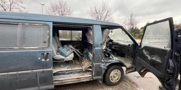 basiskele-seyir-ahindeki-aractta-yangin-panigi-1735993895