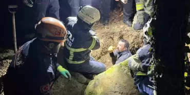 define-ararken-kayanin-altinda-sikisti-itfaiy-18219898_amp