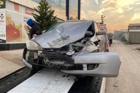 kocaelide-feci-kaza-carpisan-araclarda-3-kisi-yaralandi-4