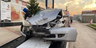 kocaelide-feci-kaza-carpisan-araclarda-3-kisi-yaralandi-4