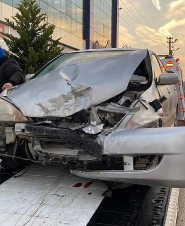 kocaelide-feci-kaza-carpisan-araclarda-3-kisi-yaralandi-4