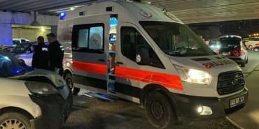 kocaelide-iki-arac-kafa-kafaya-carpisti-1-olu-5-yarali-1