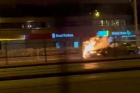 sanayiden-yeni-cikan-araba-alev-alev-yandi3