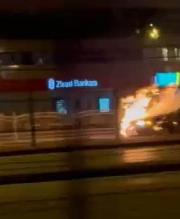 sanayiden-yeni-cikan-araba-alev-alev-yandi3