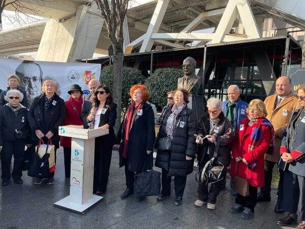 İzmit'te Uğur Mumcu'nun anısına tören düzenlendi