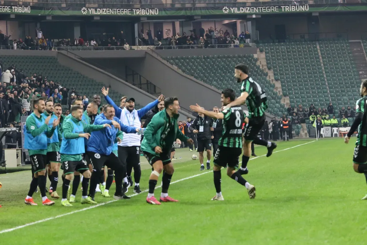 Kocaelispor, Iğdır FK'yı 3-0'lık skorla mağlup etti