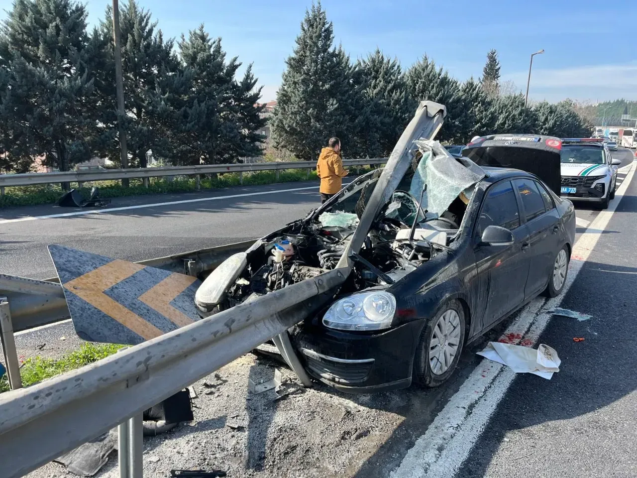 TEM Otoyolunda trafik kazası: 1'i ağır 4 yaralı