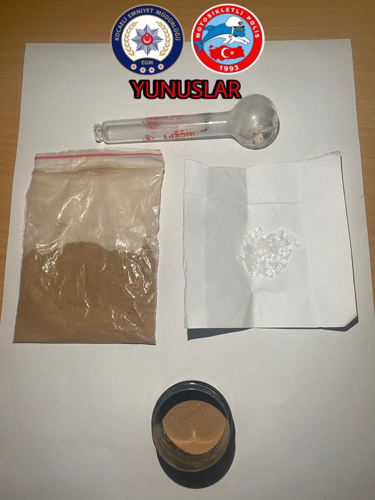 Yunuslar durdurdu, üzerinden uyuşturucu çıktı