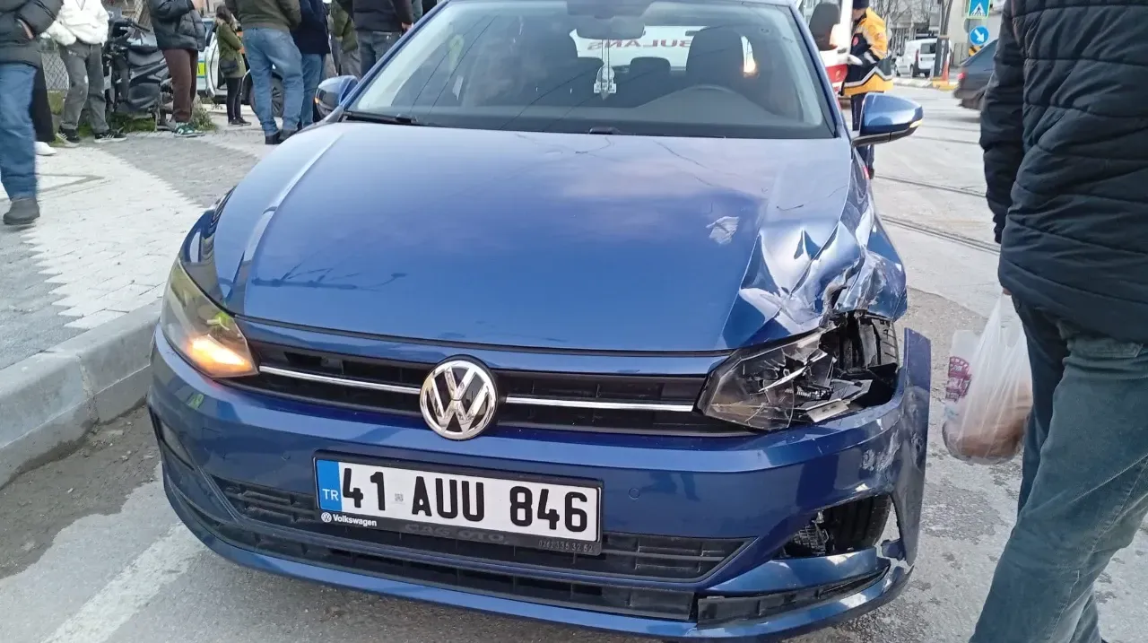 Tramvay Yolunda Feci Kaza! Motosikletli Havaya Savruldu