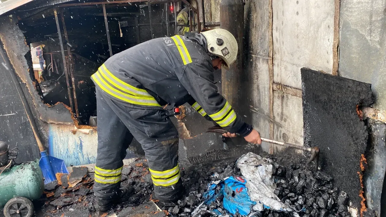 Başiskele’de Prefabrik Ev Alevlere Teslim Oldu