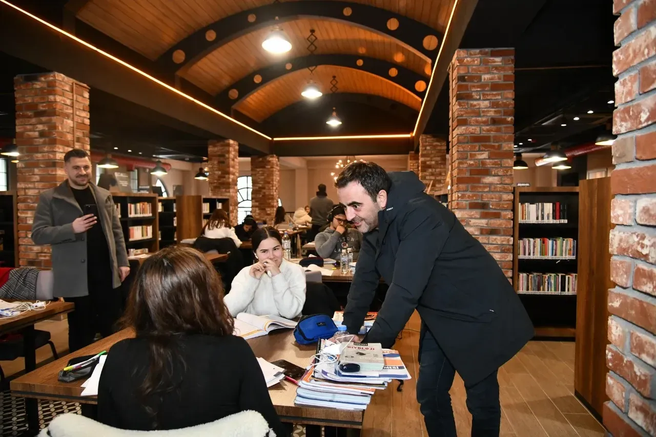 Gençler Kar Tatilinde Kütüphaneleri Doldurdu