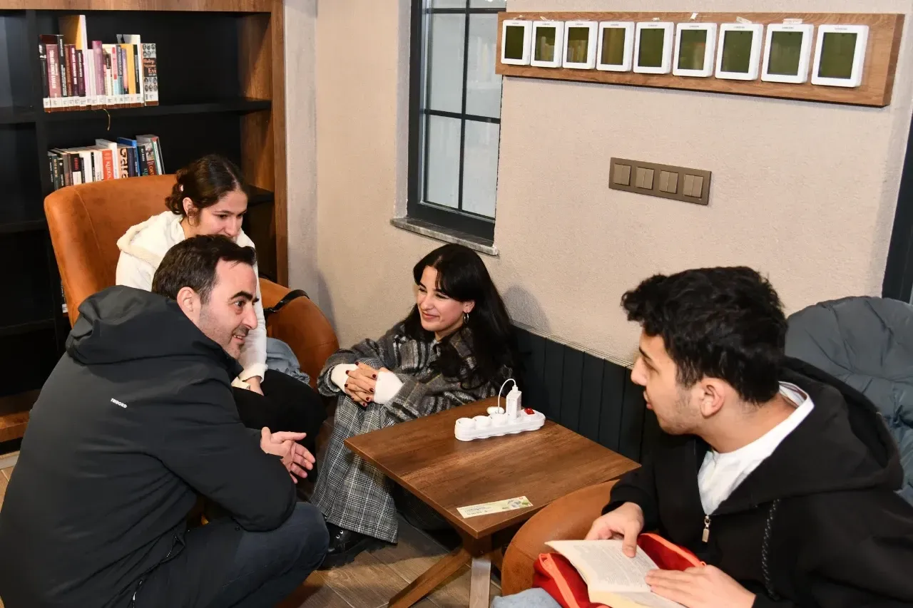 Gençler Kar Tatilinde Kütüphaneleri Doldurdu