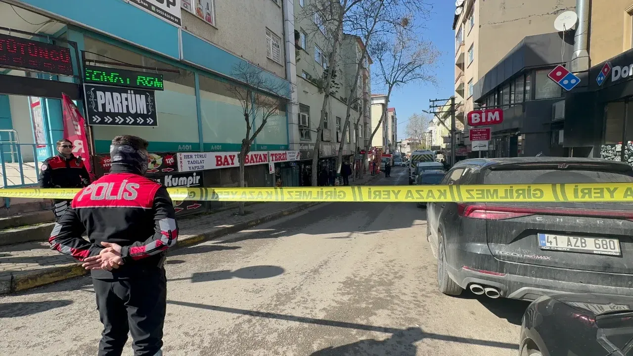 Darıca’da Sokak Ortasında Silahlı Saldırı