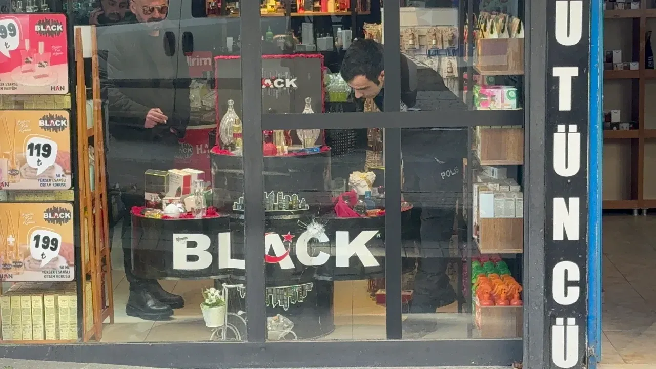 Darıca’da Sokak Ortasında Silahlı Saldırı