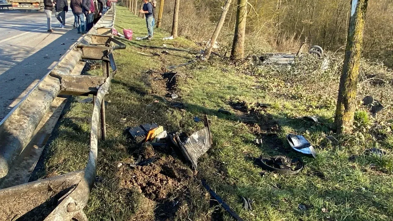 Kartepe’de Araç Bariyerleri Aştı: 1'i bebek 4 yaralı