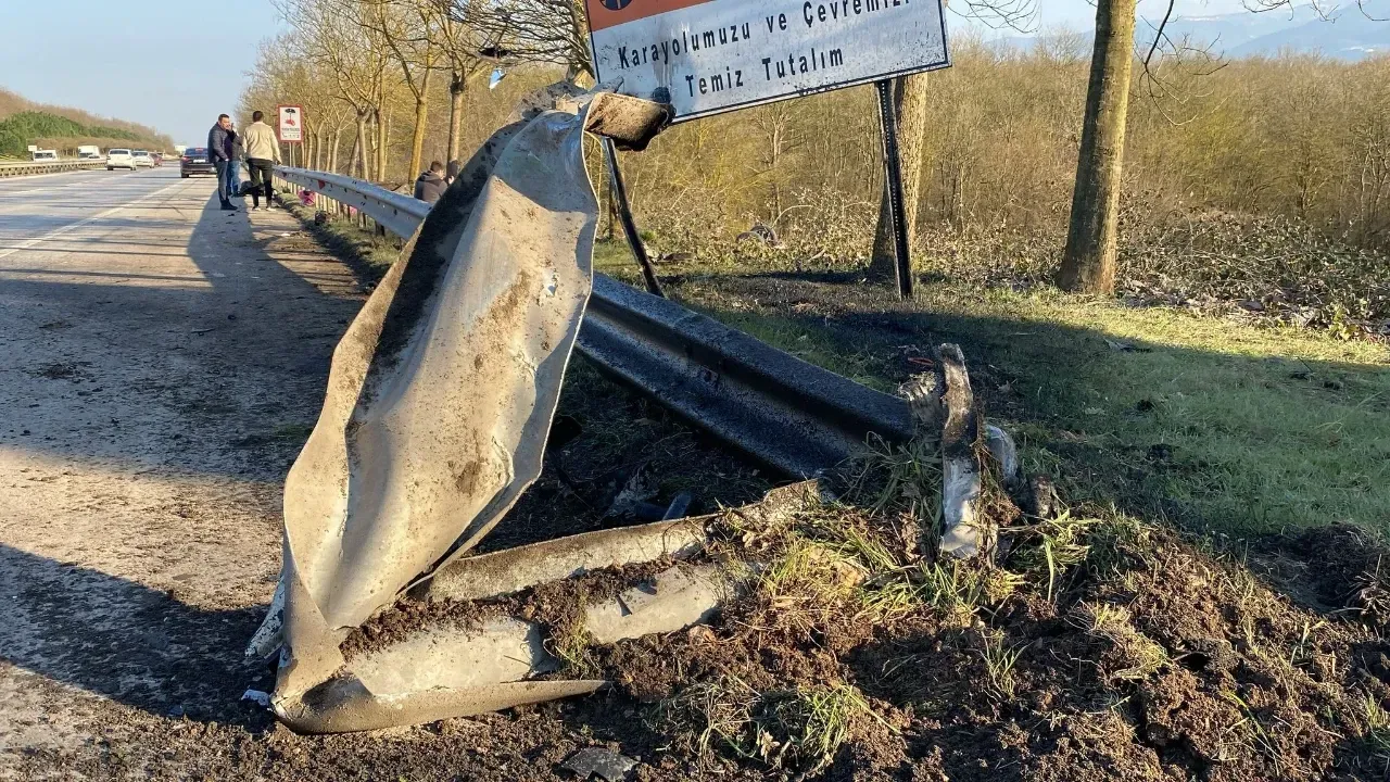 Kartepe’de Araç Bariyerleri Aştı: 1'i bebek 4 yaralı