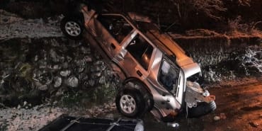 kocaeli-golcuk-te-ucuruma-dusen-cipin-surucusu-yaralandi-1200-460690