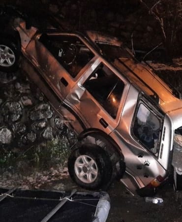 kocaeli-golcuk-te-ucuruma-dusen-cipin-surucusu-yaralandi-1200-460690