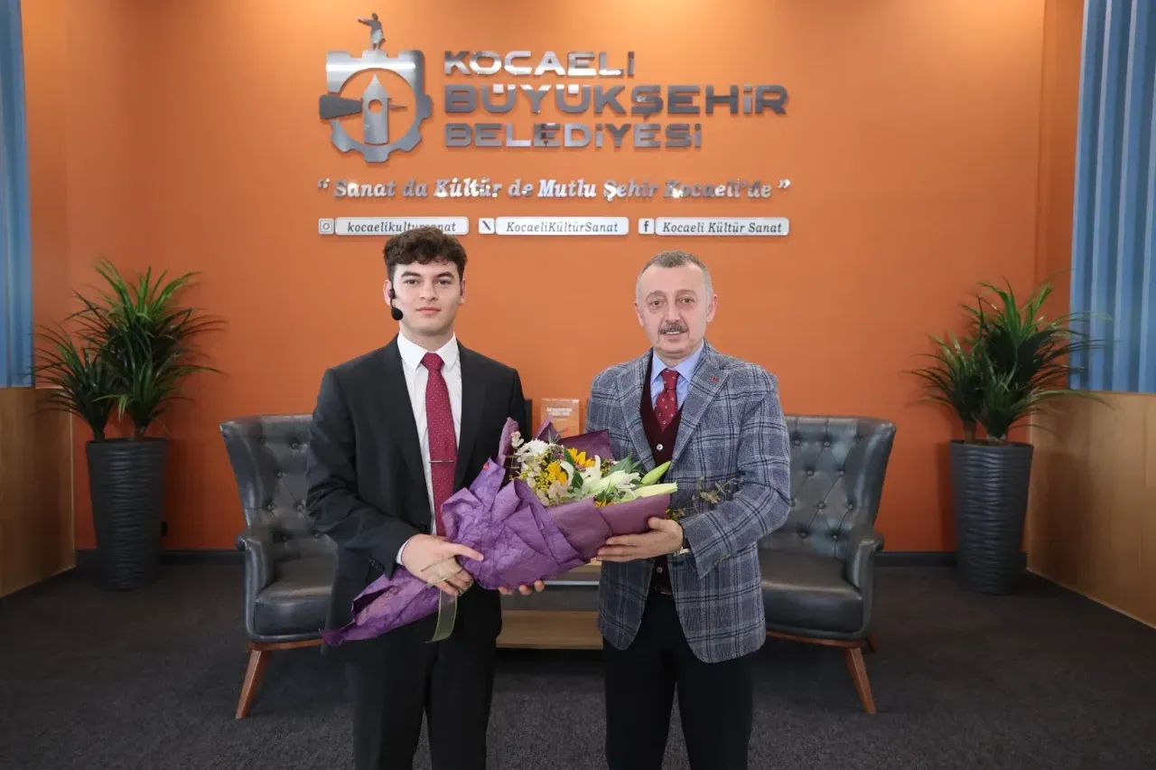 Milli İrade Meydanı’nda Sanat Kafe Açıldı