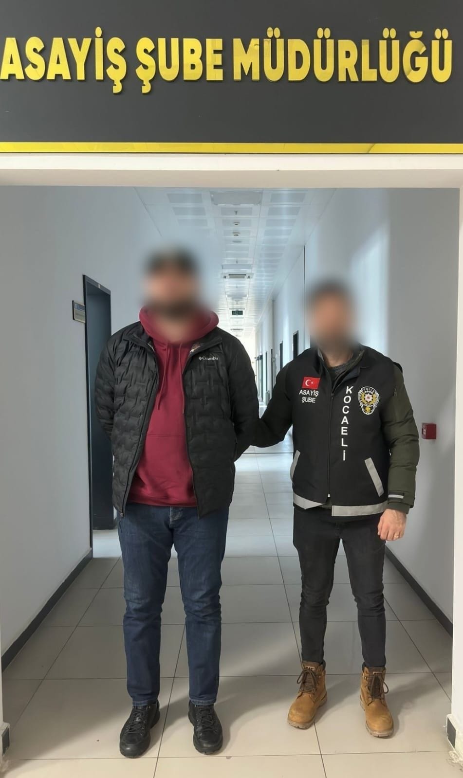Interpol Tarafından Kırmızı Bültenle Aranan Şahıs Kocaeli'de Yakalandı