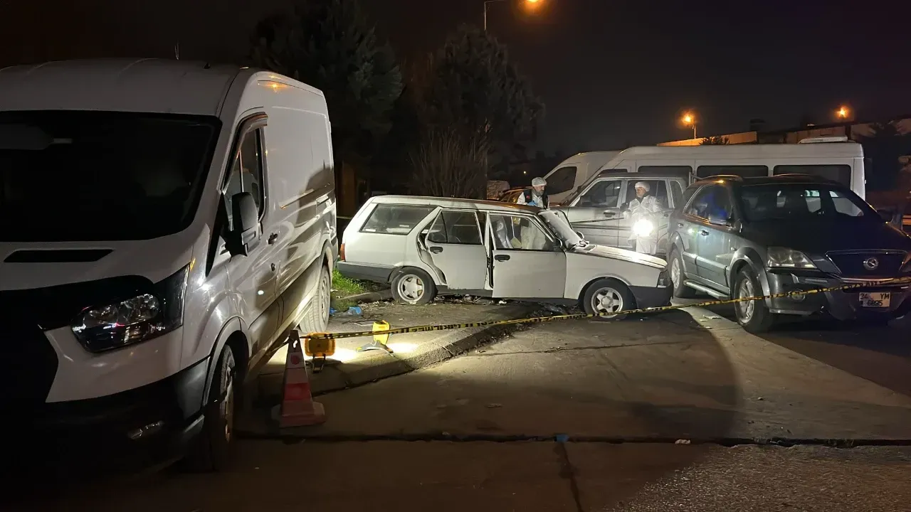 Araçta Başından Vurulmuş Halde Bulundu