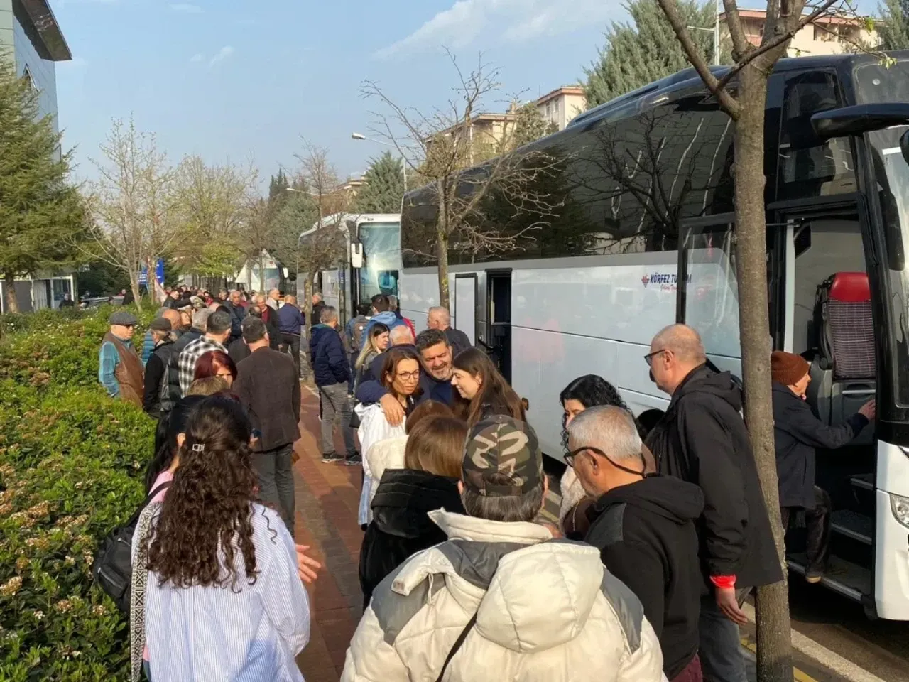 CHP Kocaeli, 51 otobüsle gitti