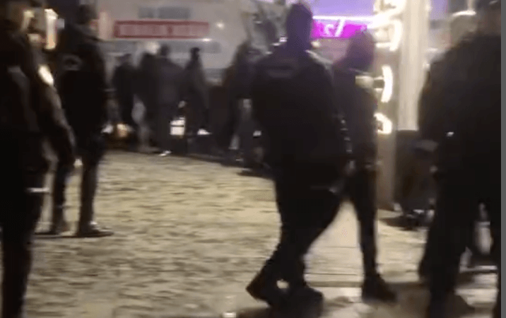 İzmit’te İmamoğlu Protestosunda Gergin Anlar